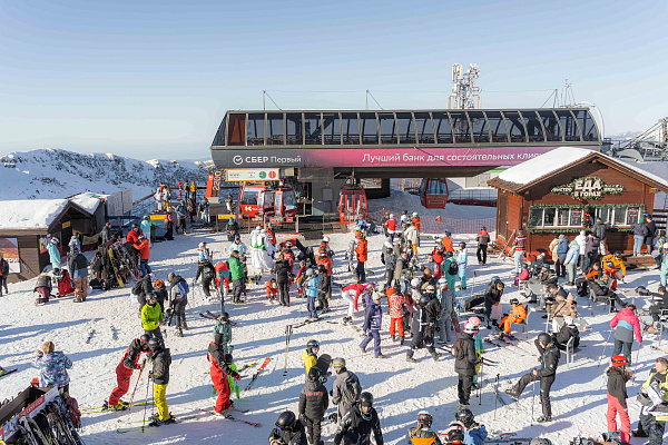 На горнолыжные курорты Сочи за последнюю неделю прибыли 3 тысячи туристов