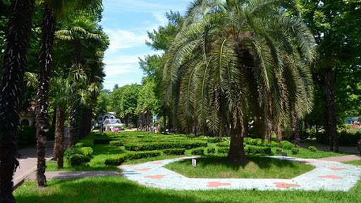 С 6 июня в Сочи откроют парки, скверы и набережные