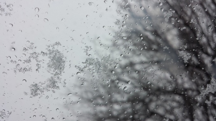 В горах Сочи продлено предупреждение о налипании мокрого снега и гололедице