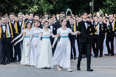 40 сочинских выпускников отправятся на Губернаторский бал в Краснодар
