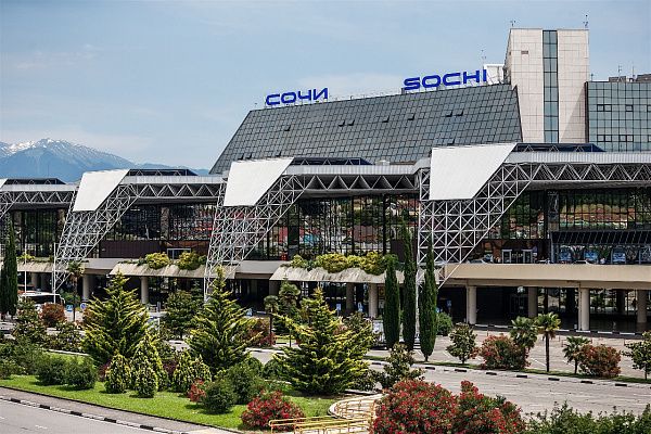 Международный аэропорт Сочи за 4 месяца 2022 года обслужил около 2,5 млн пассажиров