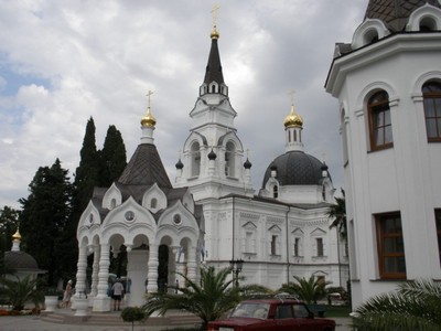 В День православной молодежи сочинские волонтеры посетили храм