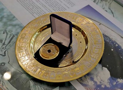 Олимпийские чемпионы Сочи получили памятные медали к годовщине падения метеорита