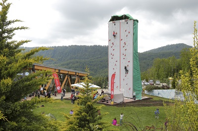 В горах Сочи прошли первые соревнования по скалолазанию