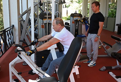 Путин и Медведев провели совместную зарядку в Сочи