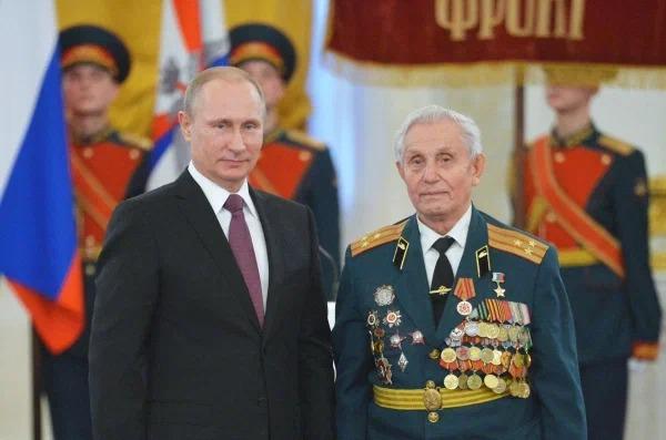 Президент России Владимир Путин направил поздравительный адрес со столетним юбилеем Герою РФ Павлу Павловичу Сюткину