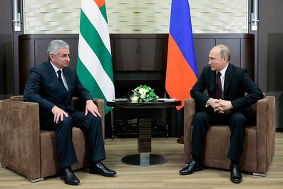В Сочи президенты России и Абхазии договорились об увеличении помощи республике в два раза 