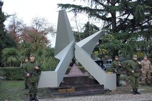 В Сочи открыли памятник бойцам, павшим в локальных войнах 