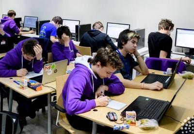 В "Сириусе" откроют инженерно-математические классы для одаренных сочинских школьников