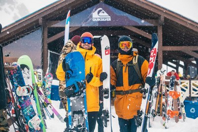 Самый масштабный сноубордический лагерь России открылся в горах Сочи