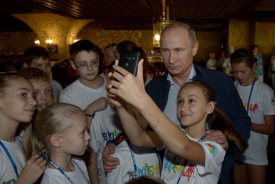 Владимир Путин посетил Всероссийский детский центр в Сочи