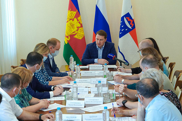 Глава Сочи Алексей Копайгородский провел совещание с руководителями промышленных и сельскохозяйственных предприятий курорта
