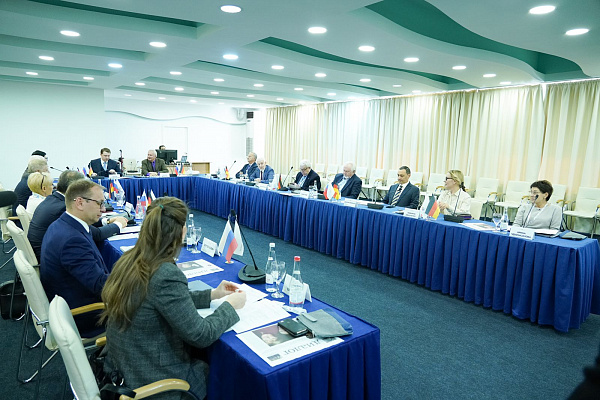 В Сочи состоялось заседание редакторского состава газеты форума «Петербургский диалог»