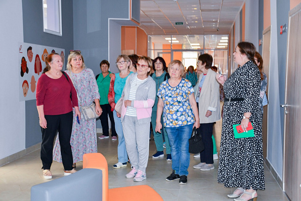 В Сочи проходят поздравительные мероприятия для педагогов в честь Дня учителя 