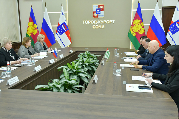 В Сочи состоялось рабочее совещание по вопросу двустороннего сотрудничества с Республикой Абхазия