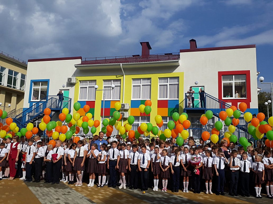 В День знаний в Сочи открыли новую школу и детский сад