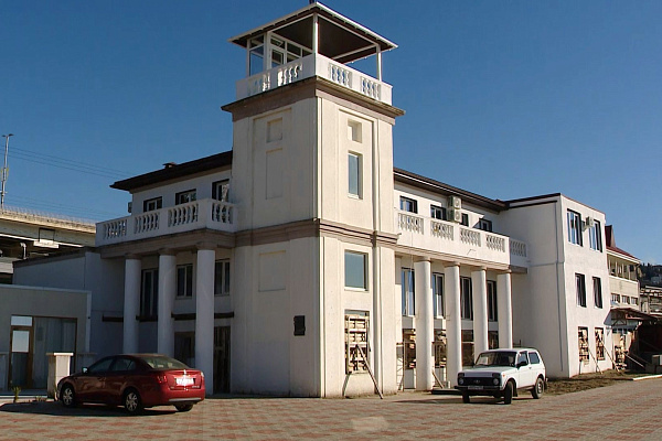 В Сочи в здании морского вокзала «Хоста» выявлен факт незаконной продажи апартаментов