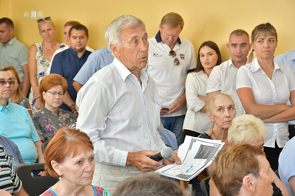 Жители Лазаревского района приняли участие в рабочих встречах, в ходе которых обсудили концепцию нового Генерального плана Сочи