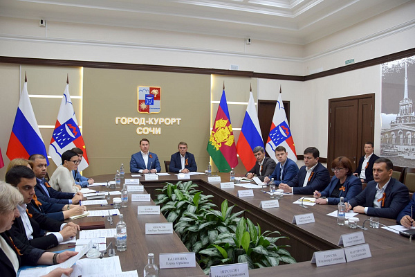 Глава Сочи Алексей Копайгородский провел рабочее совещание по контролю выполнения обращений граждан