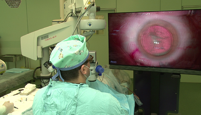  Сочинские офтальмологи провели уникальную операцию с использованием 3D-камеры