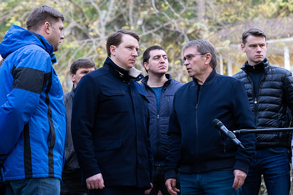 Глава Сочи Алексей Копайгородский провел выездное заседание оперативного штаба по ликвидации аварии на инженерных сетях в Центральном районе