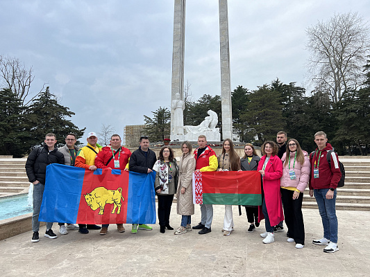 Участники Всемирного фестиваля молодежи из Белоруссии посетили достопримечательности Сочи