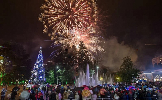 Новогоднюю ночь жители и гости Сочи могут отпраздновать на главной площади курорта