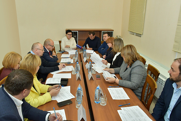 В Сочи состоялось первое заседание Координационного Совета по адресной поддержке семей мобилизованных, созданного по инициативе главы города Алексея Копайгородского 