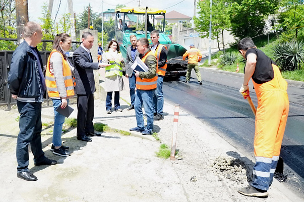 В Сочи ремонт дорог по нацпроекту контролируют общественники