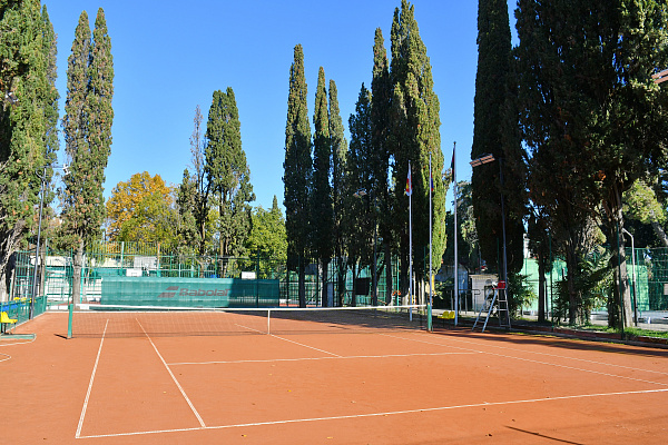 В Сочи реконструируют теннисные корты