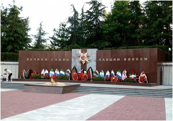 Братская могила советских воинов, умерших от ран в годы Великой Отечественной войны, 1941-1945 годы