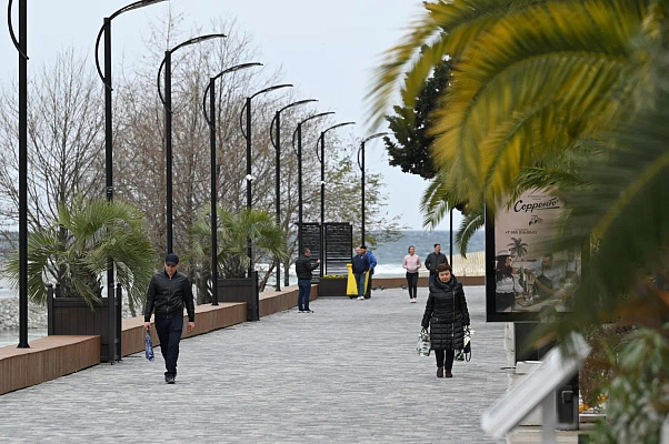 В Адлерском районе Сочи после реконструкции открылась морская набережная