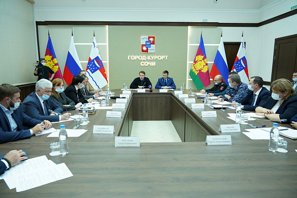 На заседании городского оперативного штаба под председательством главы Сочи Алексея Копайгородского обсудили ход ликвидации последствий ЧС
