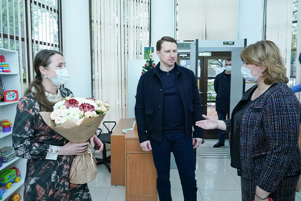 Глава города Алексей Копайгородский встретился с педагогами и воспитанниками Сочинского реабилитационного центра