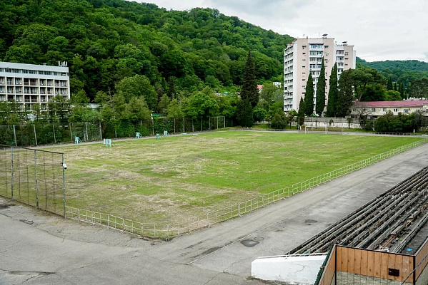 В Сочи реконструируют футбольный стадион