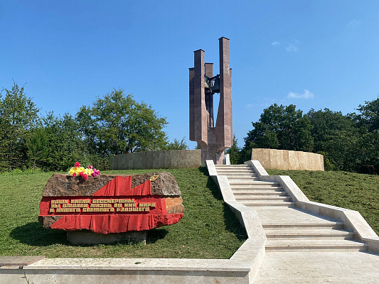 В Лазаревском районе Сочи завершается реставрация мемориала воинской славы