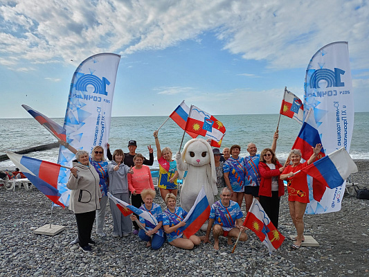 В Сочи состоялся морской заплыв в честь юбилея проведения Игр-2014