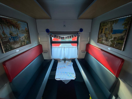 Праздничный туристический поезд связал города Туапсе, Сочи и Гагра в дни новогодних каникул