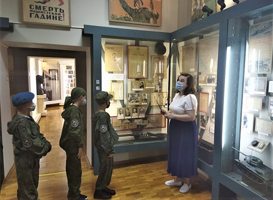 В музее истории города-курорта Сочи состоялась экскурсия для курсантов военно-патриотических клубов