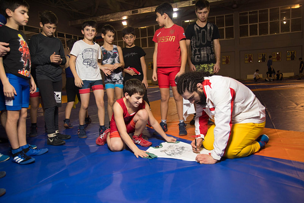 В Сочи прошел мастер-класс по греко-римской борьбе для юных спортсменов