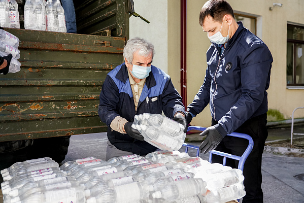 Волонтёрский штаб, созданный депутатом Государственной Думы, оказывает помощь сочинцам во время пандемии 