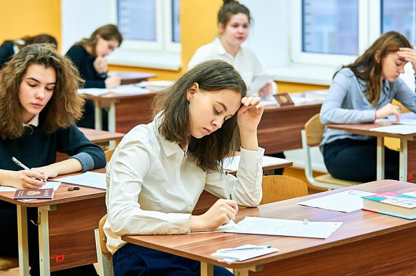 Сочинские выпускники напишут итоговое сочинение в начале декабря