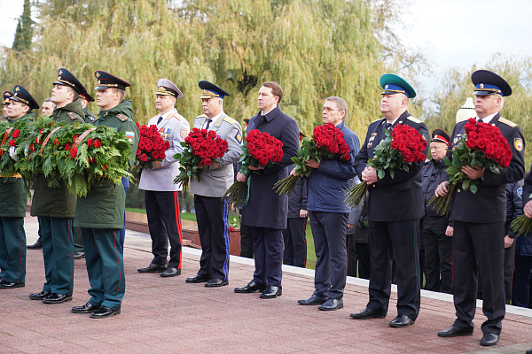 Глава Сочи Алексей Копайгородский принял участие в памятной акции в День Героев Отечества