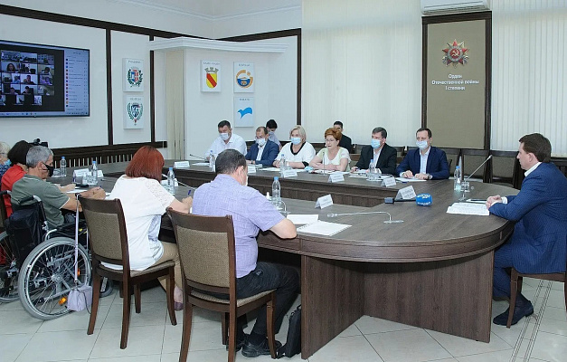 Глава города Сочи Алексей Копайгородский провел заседание совета по делам инвалидов