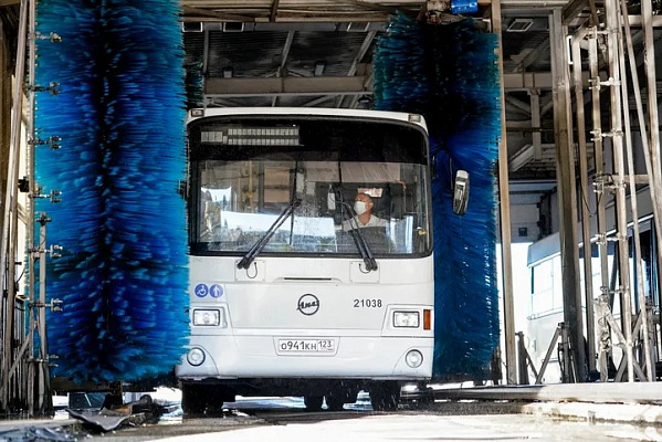 Весь общественный транспорт в Сочи проходит ежедневную дезинфекцию