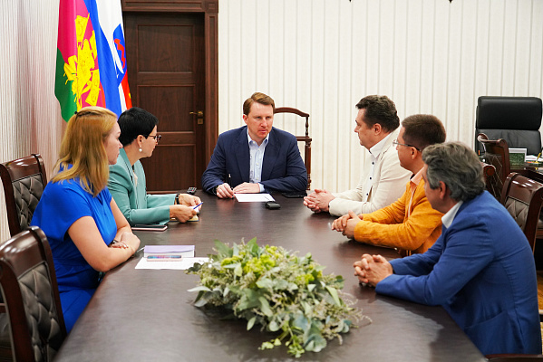 Глава Сочи провёл встречу с председателем Союза журналистов России