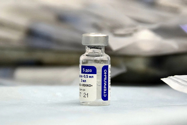 Более 800 предприятий потребительской сферы в Сочи достигли 100 % показателя вакцинации от коронавируса