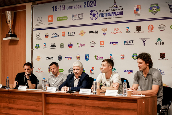 Профессиональные российские футболисты принимают участие в гала-матче Ультрамарафона в Сочи