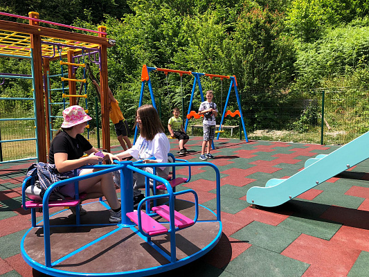 В Адлерском районе Сочи построены три новые детские площадки