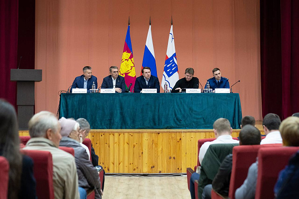 Глава Сочи Алексей Копайгородский провел сход граждан поселка Дагомыс